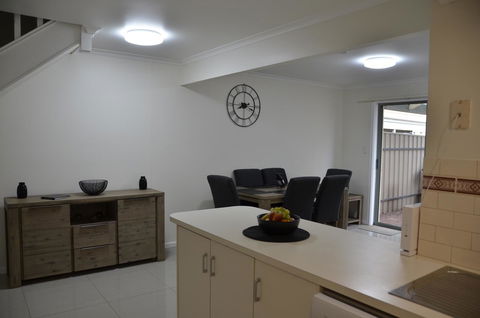 Townhouse On The Marina - Port Augusta Accommodation 19