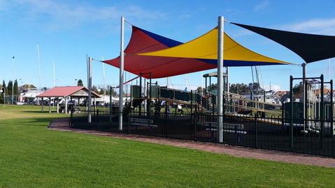 Townhouse On The Marina - Port Augusta Accommodation 11