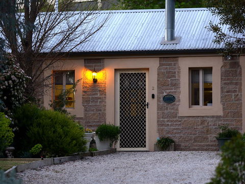 Riesling Trail & Clare Valley Cottages - Port Augusta Accommodation 4