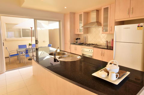 Adelaide Luxury Beach House - Port Augusta Accommodation 26