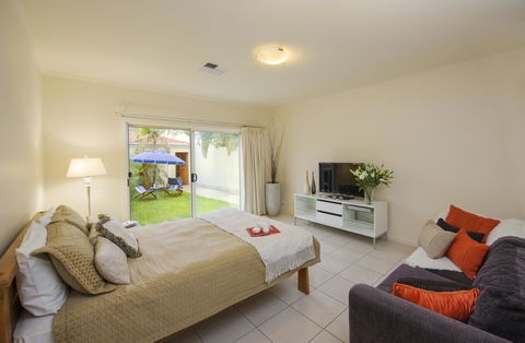 Adelaide Luxury Beach House - Port Augusta Accommodation 33