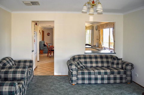 Baywatch - Port Augusta Accommodation 5