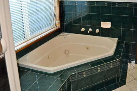 Baywatch - Port Augusta Accommodation 8