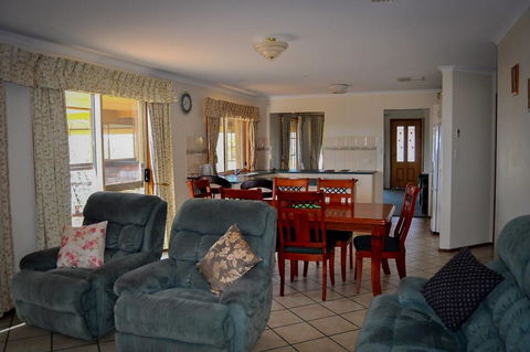 Baywatch - Port Augusta Accommodation 15
