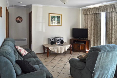 Baywatch - Port Augusta Accommodation 10
