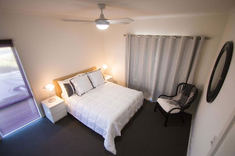 Villa Serra - Port Augusta Accommodation 8