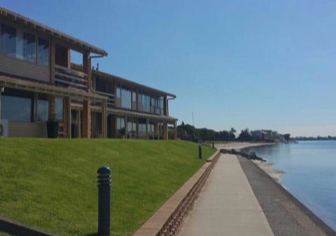 Lakeside - Port Augusta Accommodation 4