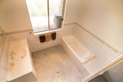 Limestone Ridge - Port Augusta Accommodation 15