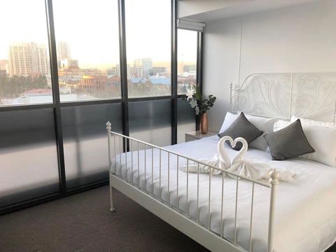 CENTRAL ESCAPE 2 BEDROOM @ ADELAIDE CBD - Port Augusta Accommodation 2