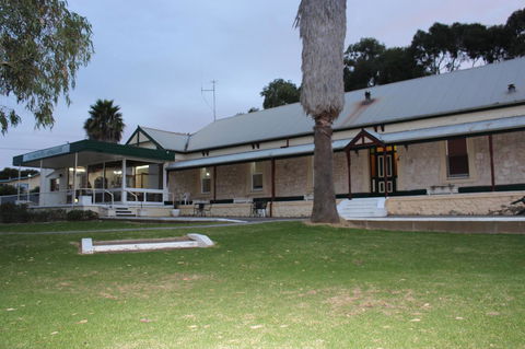 Island Motel Kingscote - Port Augusta Accommodation 1