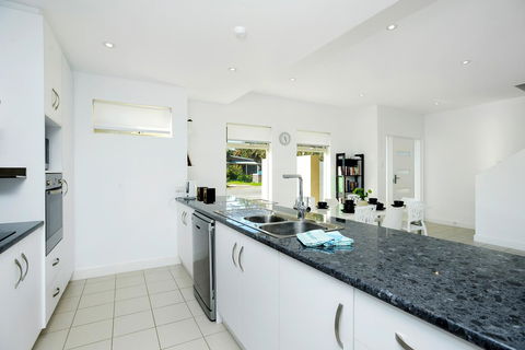 Blue Zone - Aldinga Beach - Port Augusta Accommodation 4