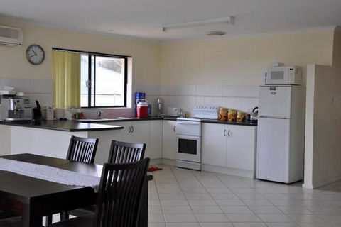 The Club House - Port Augusta Accommodation 5