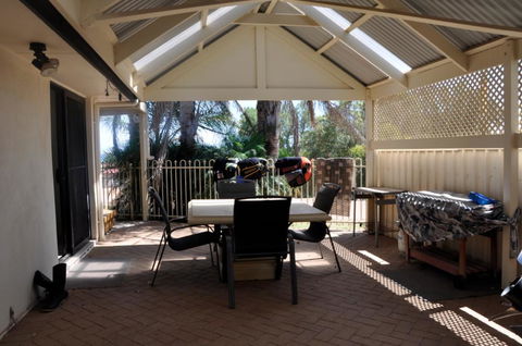 The Club House - Port Augusta Accommodation 1
