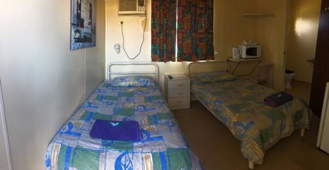 A1Cabins - Port Augusta Accommodation 4