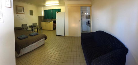 A1Cabins - Port Augusta Accommodation 3