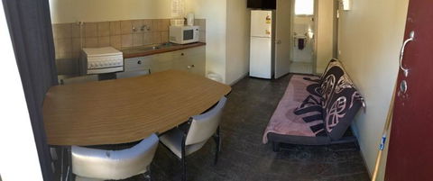 A1Cabins - Port Augusta Accommodation 1