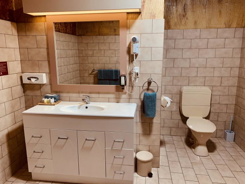 Desert Cave Hotel - Port Augusta Accommodation 9