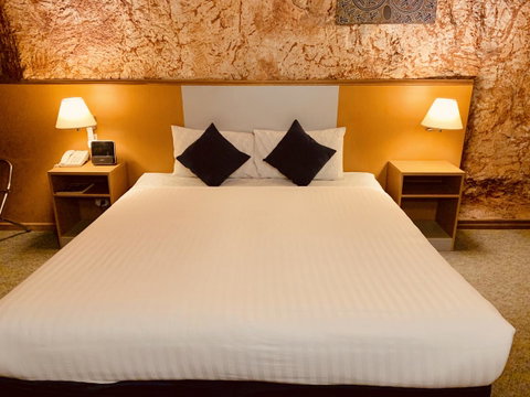 Desert Cave Hotel - Port Augusta Accommodation 1