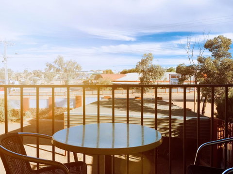 Desert Cave Hotel - Port Augusta Accommodation 0
