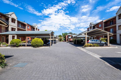 Executive 3 Bedroom Apartment + Internet + Parking - Port Augusta Accommodation 35