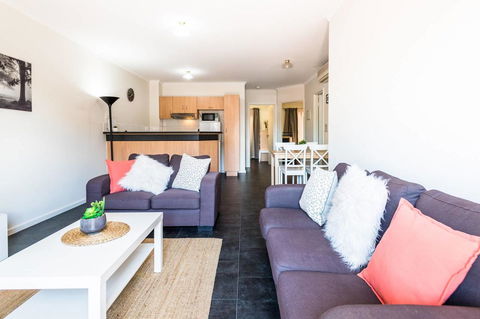 Executive 3 Bedroom Apartment + Internet + Parking - Port Augusta Accommodation 7