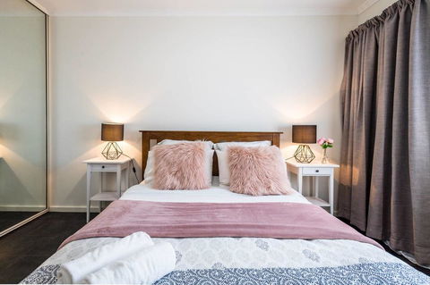 Executive 3 Bedroom Apartment + Internet + Parking - Port Augusta Accommodation 1