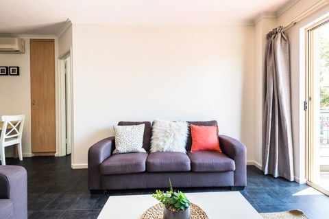 Executive 3 Bedroom Apartment + Internet + Parking - Port Augusta Accommodation 20