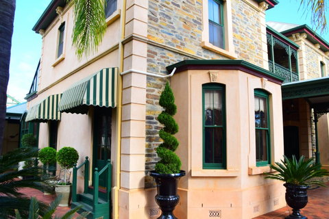 Grand Bluestone Mansion - Port Augusta Accommodation 25