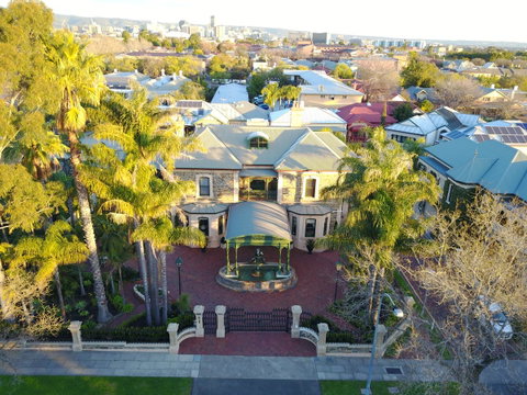 Grand Bluestone Mansion - Port Augusta Accommodation 1