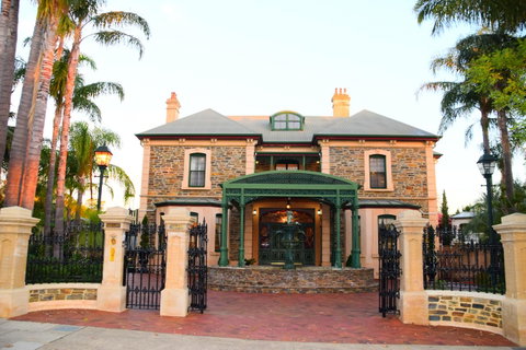 Grand Bluestone Mansion - Port Augusta Accommodation 26