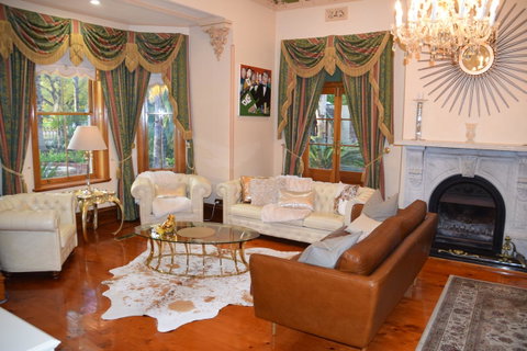 Grand Bluestone Mansion - Port Augusta Accommodation 4