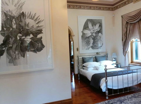 Grand Bluestone Mansion - Port Augusta Accommodation 7