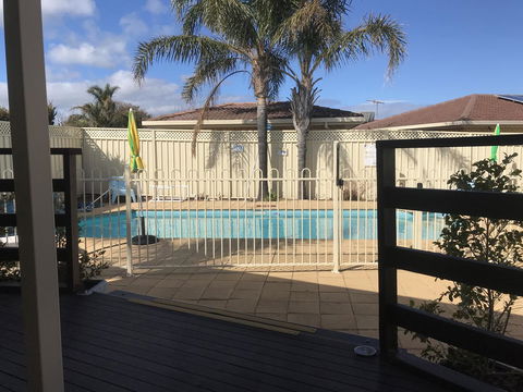 Boomerang Beach House - Port Augusta Accommodation 0