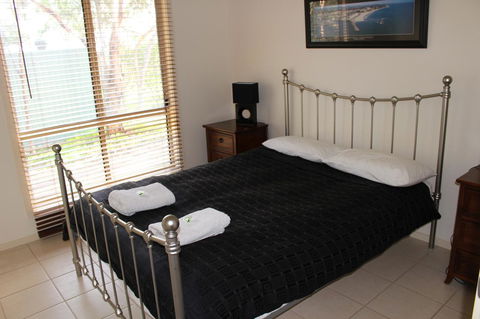 Shiraz Cottage - Port Augusta Accommodation 3