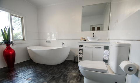 Pirathon Country Estate - Port Augusta Accommodation 12