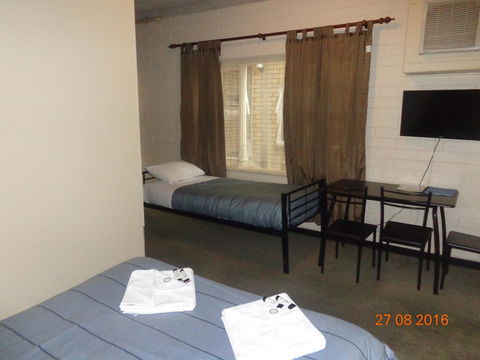 Adelaide Backpackers And Travellers Inn - Port Augusta Accommodation 14