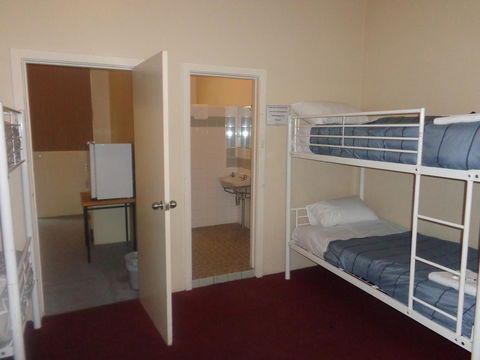 Adelaide Backpackers And Travellers Inn - Port Augusta Accommodation 4