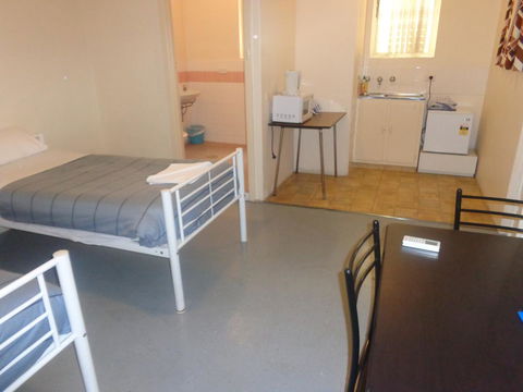 Adelaide Backpackers And Travellers Inn - Port Augusta Accommodation 43