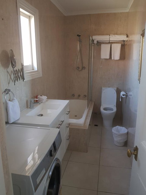 Hammond Apartments - Port Augusta Accommodation 10