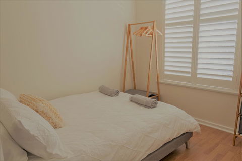 Henley Beach South, Amazing Views, Huge Private Balcony! - Port Augusta Accommodation 4