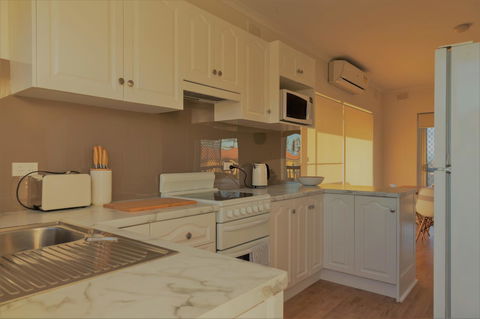 Henley Beach South, Amazing Views, Huge Private Balcony! - Port Augusta Accommodation 16