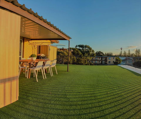 Henley Beach South, Amazing Views, Huge Private Balcony! - Port Augusta Accommodation 20