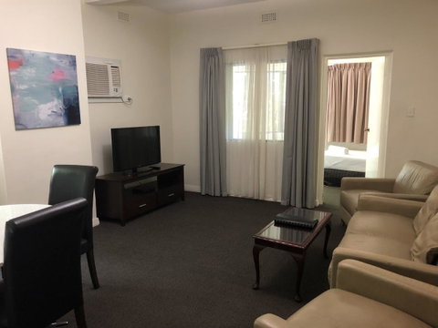 Greenways Apartments - Port Augusta Accommodation 16