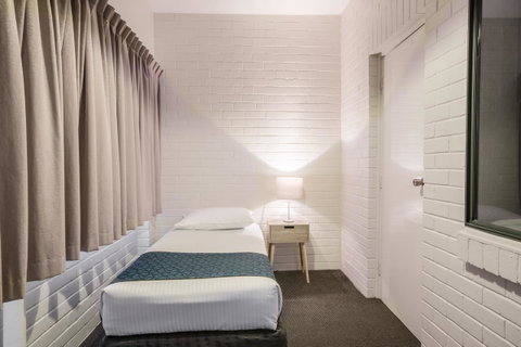 Greenways Apartments - Port Augusta Accommodation 6