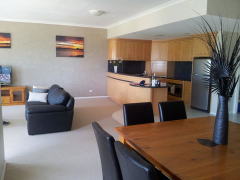 Boardwalk By The Beach - Port Augusta Accommodation 1