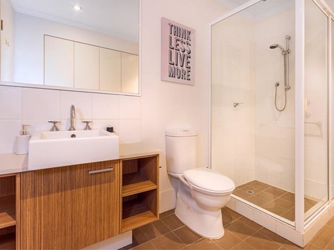 Home Apartment - Perth City Centre - Free WiFi - Port Augusta Accommodation 3