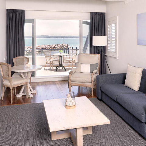 Anchorage Port Stephens - Port Augusta Accommodation 25