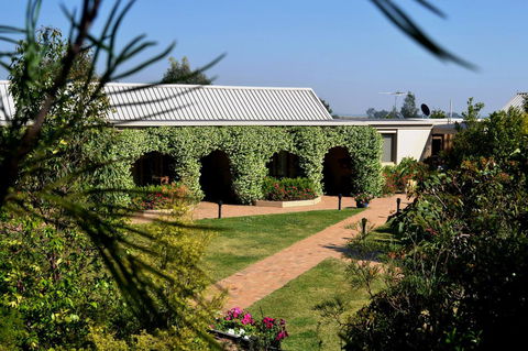 Grapevines Boutique Accommodation - Port Augusta Accommodation 8