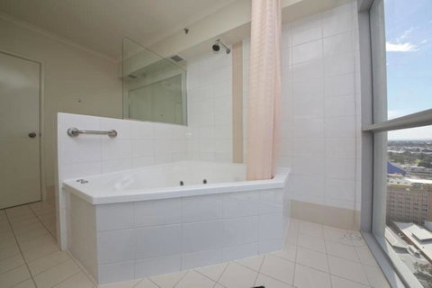Centre Of Perth Whole Apartment W/view&spa&pool&wifi - Port Augusta Accommodation 13