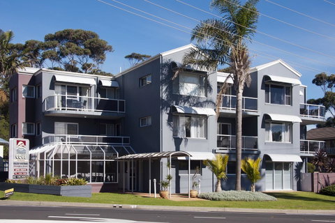 Mollymook Cove Apartments - Port Augusta Accommodation 0